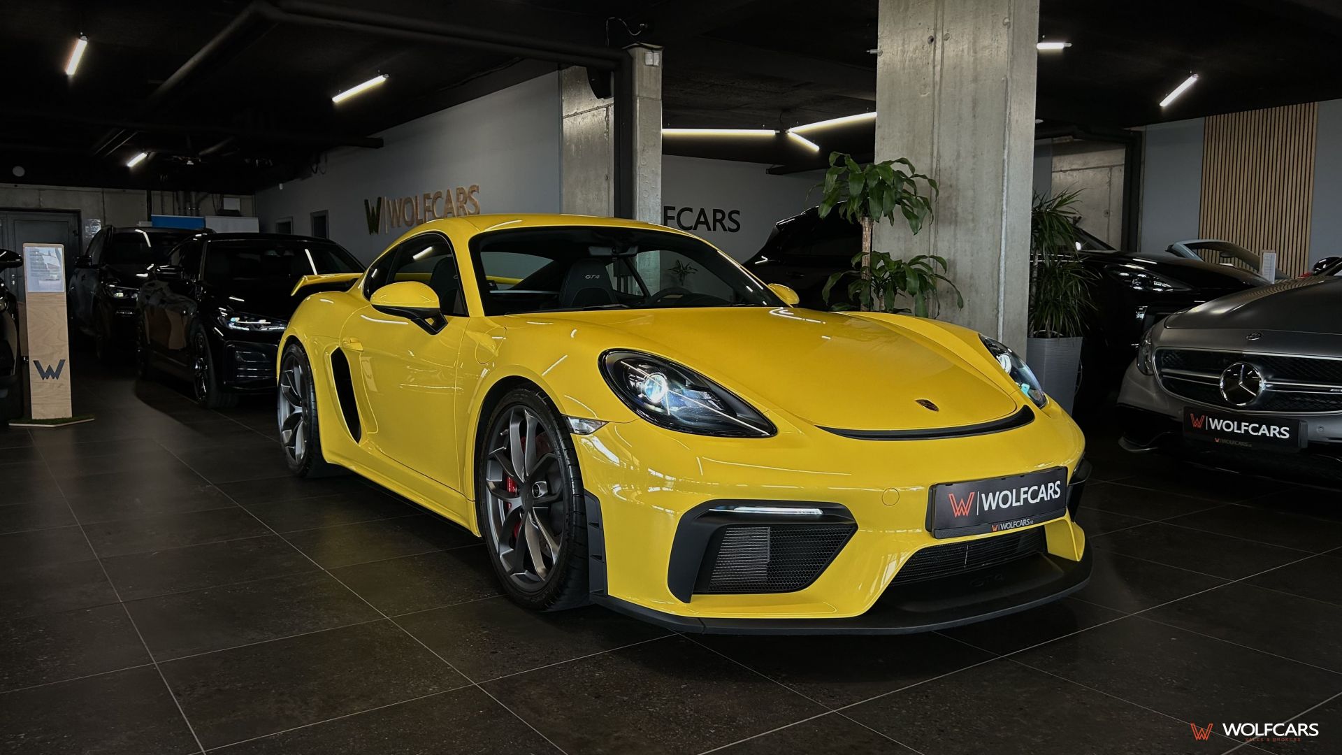 Porsche 718 Cayman GT4