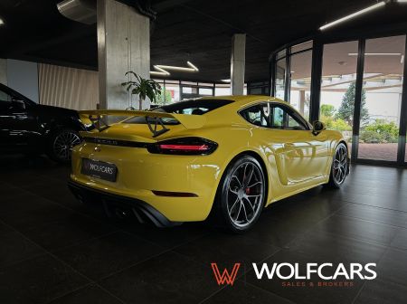 Porsche 718 Cayman GT4