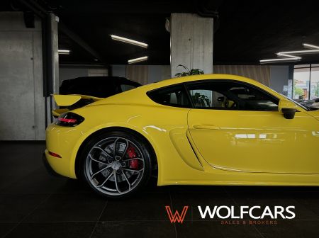 Porsche 718 Cayman GT4