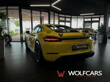 Porsche 718 Cayman GT4